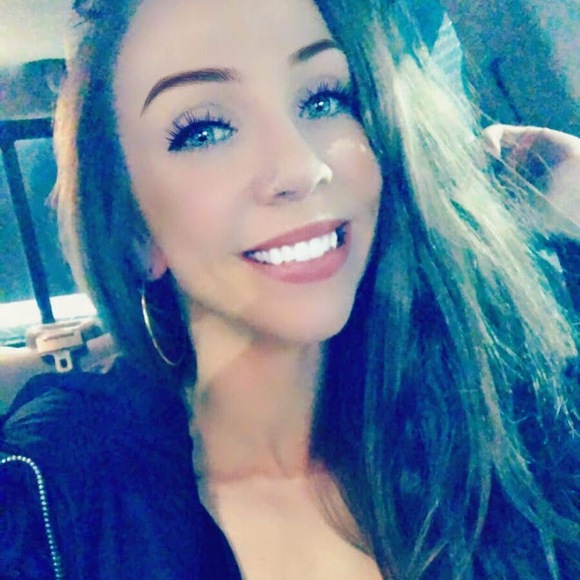 Meet your Posher, Erika - Picture 1 of 1